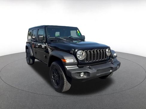 Used 2025 Jeep Wrangler Unlimited Sport AWD/4WD image 3