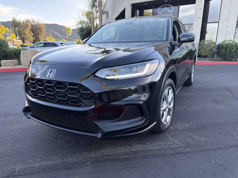 Used 2023 Honda HR-V LX image 2