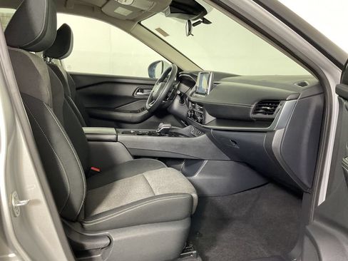 Used 2024 Nissan Rogue SV FWD image 24