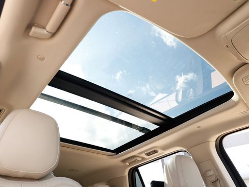 Used 2021 Lincoln Navigator L Reserve image 30