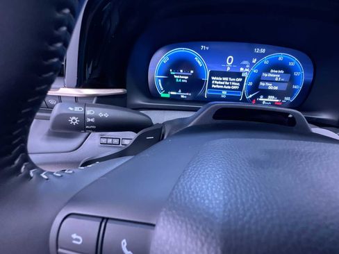 New 2026 Toyota Crown Platinum image 18