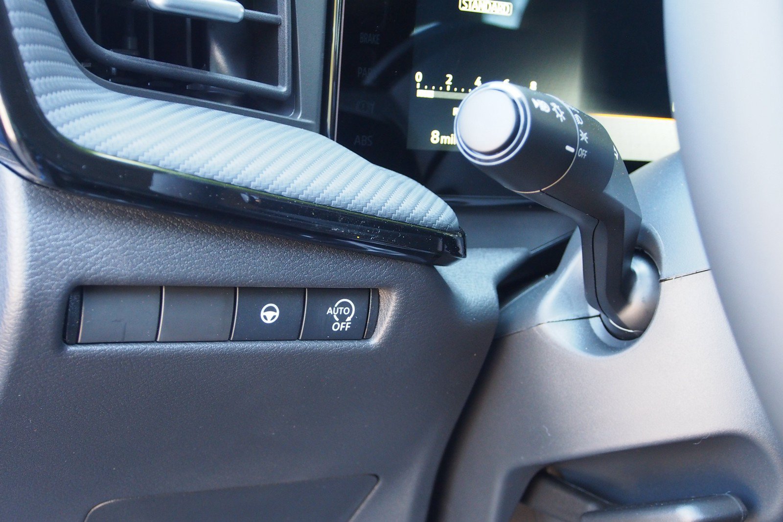 Used 2026 Nissan Kicks SR FWD image 18