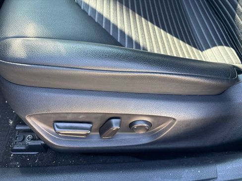 Used 2022 Toyota Camry SE w/ Carpet Mat Package (TMS) FWD image 13