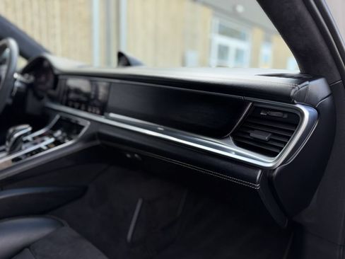 Used 2019 Porsche Panamera GTS AWD/4WD image 33