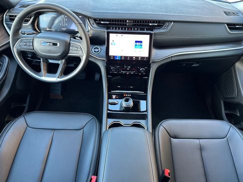 New 2025 Jeep Grand Cherokee L Limited w/ Trailer Tow Package image 16