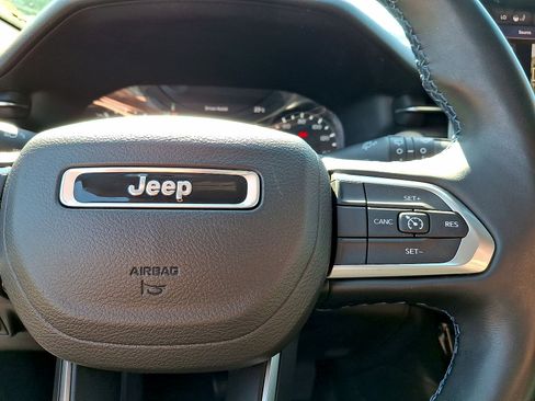 Used 2022 Jeep Compass Latitude w/ Convenience Group FWD image 18