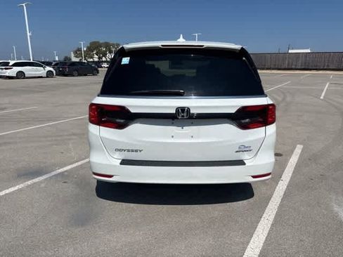 Used 2023 Honda Odyssey Sport image 4