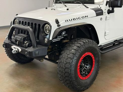 Used 2015 Jeep Wrangler Unlimited Rubicon AWD/4WD image 5