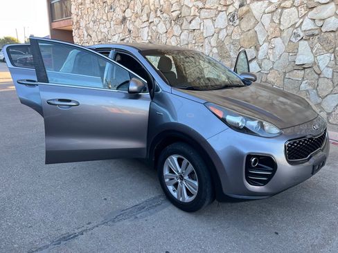 Used 2018 Kia Sportage LX AWD/4WD image 6