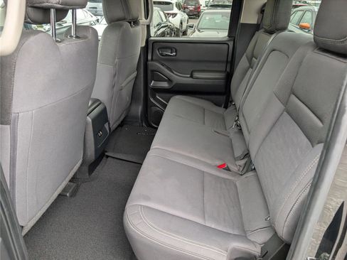 Used 2023 Nissan Frontier SV image 14