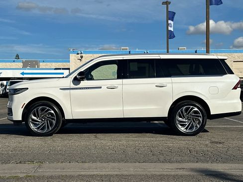 New 2026 Lincoln Navigator L Reserve image 5