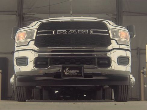 Used 2019 RAM 3500 Tradesman image 9