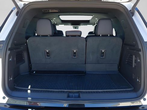 Used 2024 Chevrolet Traverse RS image 20