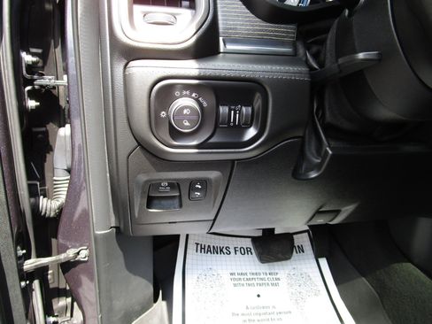 Used 2019 RAM 1500 Limited image 18