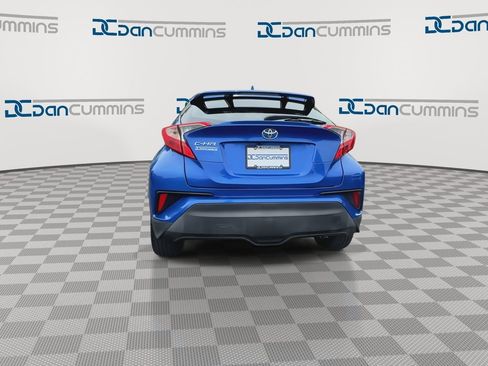 Used 2018 Toyota C-HR XLE FWD image 7