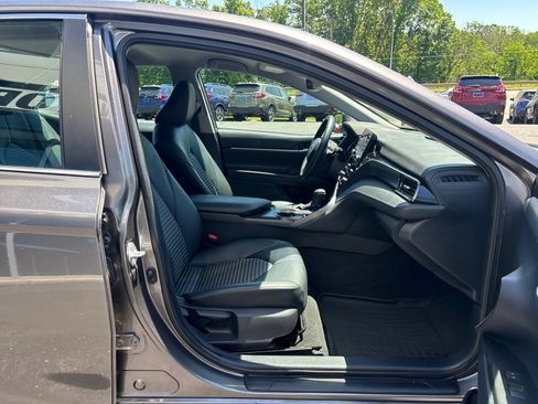 Used 2021 Toyota Camry SE w/ Convenience Package FWD image 46