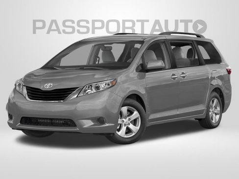 Used 2015 Toyota Sienna LE FWD image 1