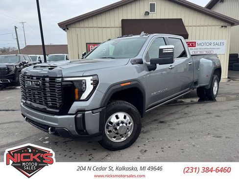 Used 2024 GMC Sierra 3500 Denali Ultimate image 1