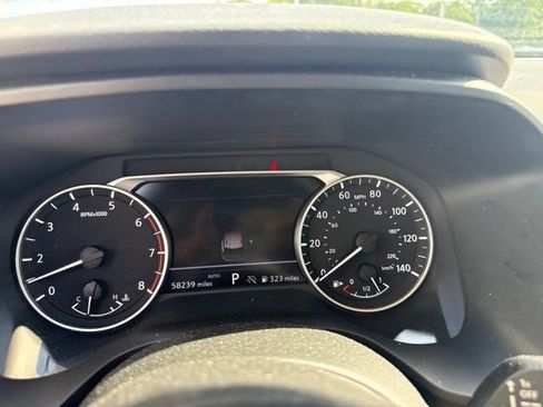 Used 2024 Nissan Rogue SV AWD/4WD image 16