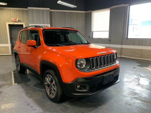 Used 2016 Jeep Renegade Latitude w/ Popular Equipment Group AWD/4WD image 8