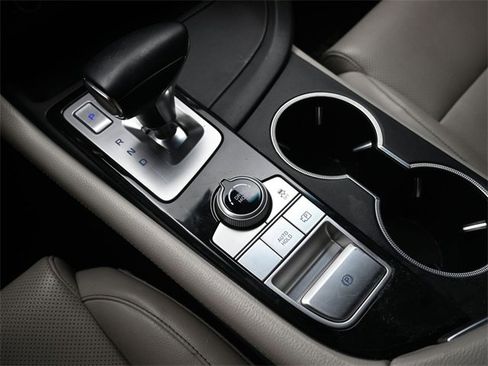 Used 2022 Genesis G70 2.0T image 28