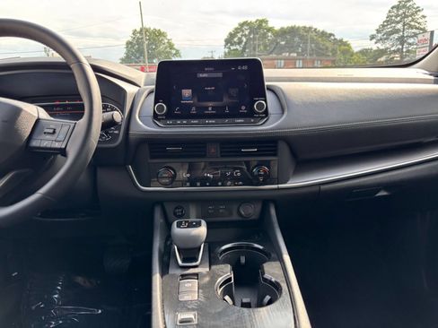 Used 2026 Nissan Rogue SV FWD image 17