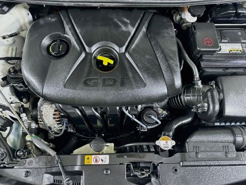 Used 2014 Hyundai Elantra GT FWD image 29