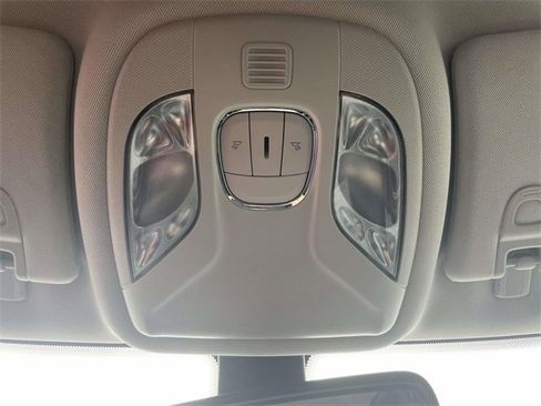 Used 2021 Jeep Compass Latitude image 30