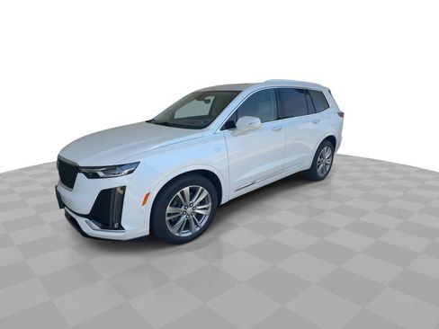 Certified 2024 Cadillac XT6 Premium Luxury w/ Technology Package FWD image 4