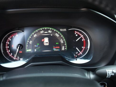 Used 2024 Toyota RAV4 XLE AWD/4WD image 31
