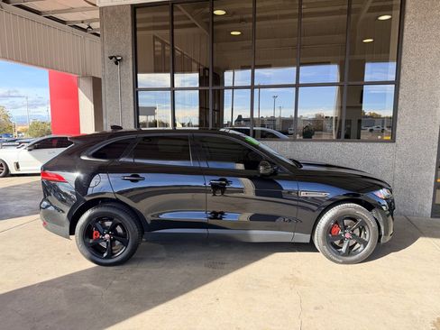 Used 2018 Jaguar F-PACE Premium image 43
