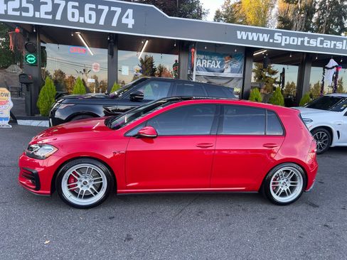 Used 2020 Volkswagen GTI SE image 2