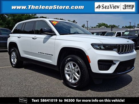Certified 2025 Jeep Grand Cherokee Laredo AWD/4WD image 1