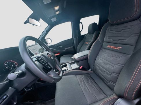 Used 2025 Nissan Frontier Pro-X RWD image 19
