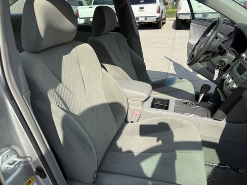 Used 2007 Toyota Camry LE FWD image 25