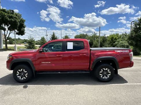 Used 2021 Toyota Tacoma TRD Off-Road w/ Technology Package AWD/4WD image 2
