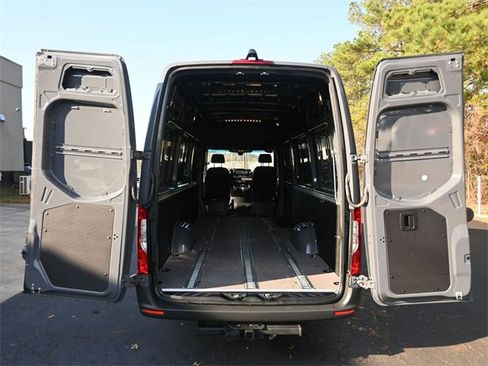 Used 2025 Mercedes-Benz Sprinter 2500 image 20