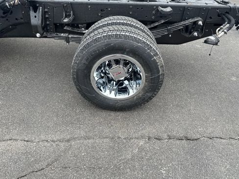 New 2026 GMC Sierra 3500 SLE w/ SLE Convenience Package image 10