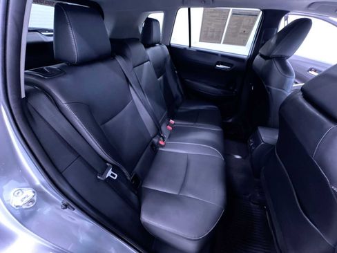 Used 2022 Toyota Corolla Cross XLE w/ Convenience Package AWD/4WD image 28