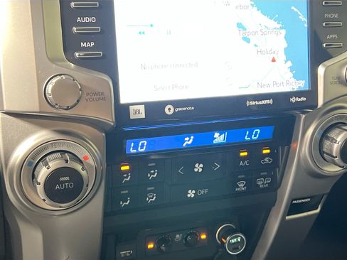 Used 2022 Toyota 4Runner Limited AWD/4WD image 26