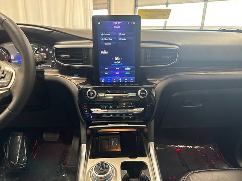 Certified 2023 Ford Explorer Limited w/ Limited Technology Package AWD/4WD image 19