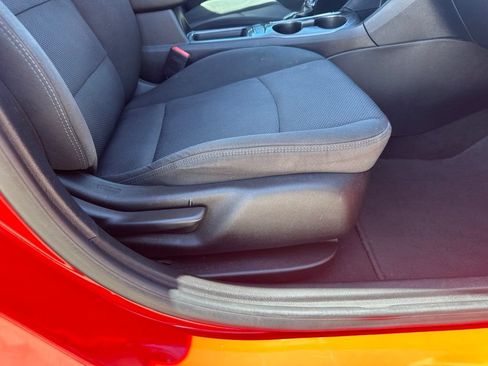Certified 2018 Chevrolet Cruze LT w/ LT Fleet Convenience Package FWD image 27