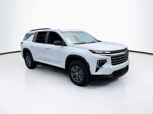 New 2026 Chevrolet Traverse LT w/ Driver Confidence Package AWD/4WD image 3