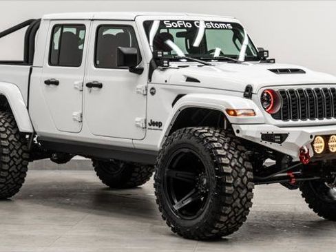 Used 2026 Jeep Gladiator Sport image 4