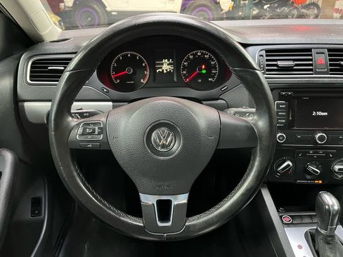 Used 2011 Volkswagen Jetta SEL FWD image 10
