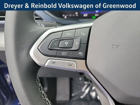 New 2024 Volkswagen Taos SE image 21