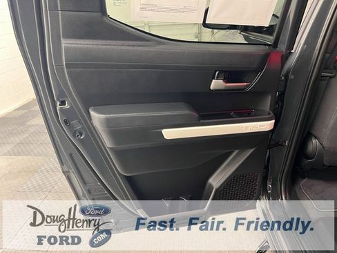 Used 2024 Toyota Tacoma TRD Off-Road image 29