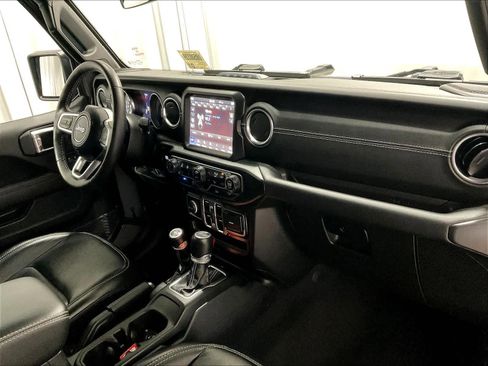 Used 2023 Jeep Wrangler Sahara w/ Cold Weather Group image 14