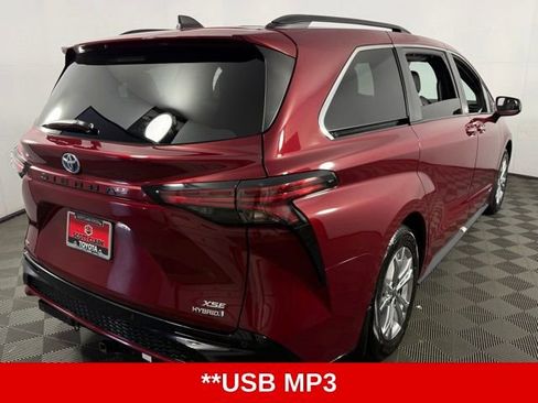 Used 2021 Toyota Sienna XSE w/ XSE Plus Package AWD/4WD image 6