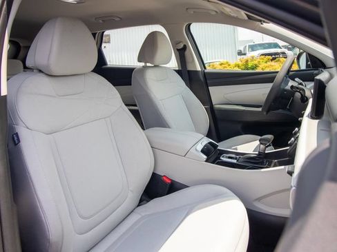 Certified 2026 Hyundai Tucson SE FWD image 19